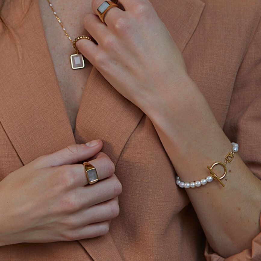 Rose quartz signet ring