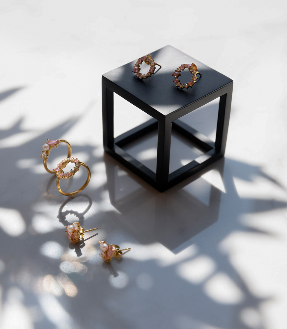 Freshwater pearls & Swarovski stones